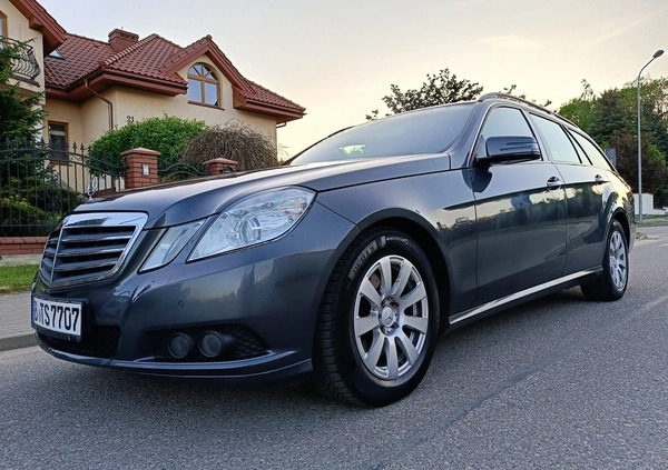 Mercedes-Benz Klasa E cena 40900 przebieg: 242000, rok produkcji 2011 z Nidzica małe 704